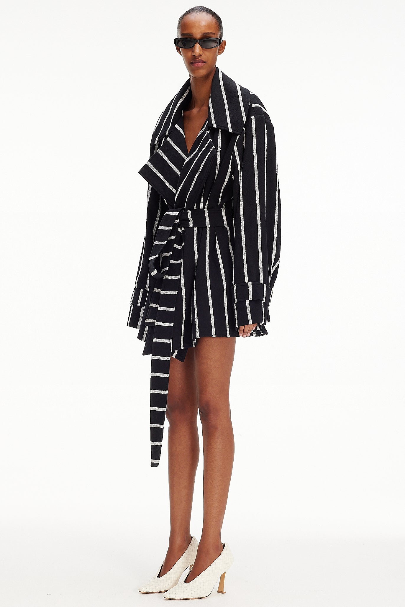 The Cropped Trench Coat : Black + White