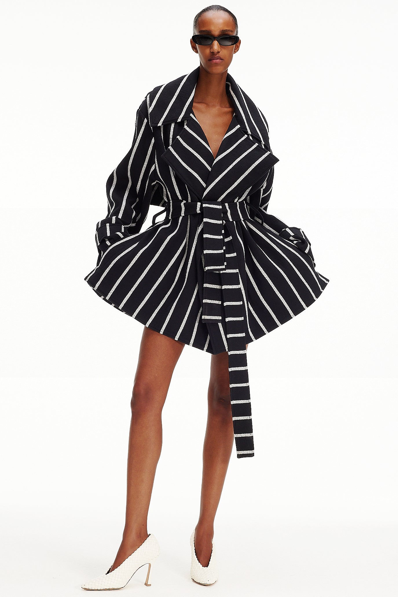 The Cropped Trench Coat : Black + White
