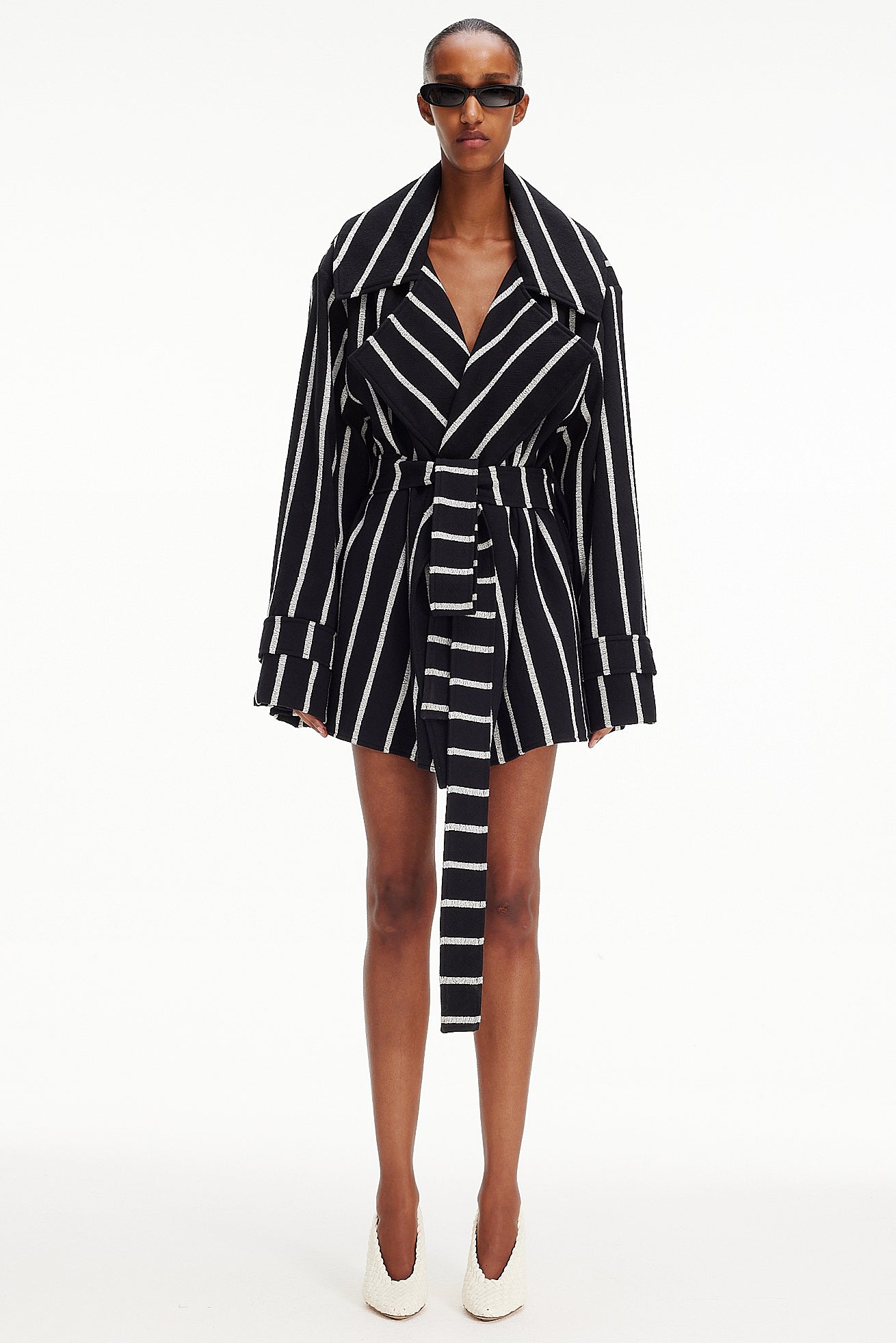 The Cropped Trench Coat : Black + White