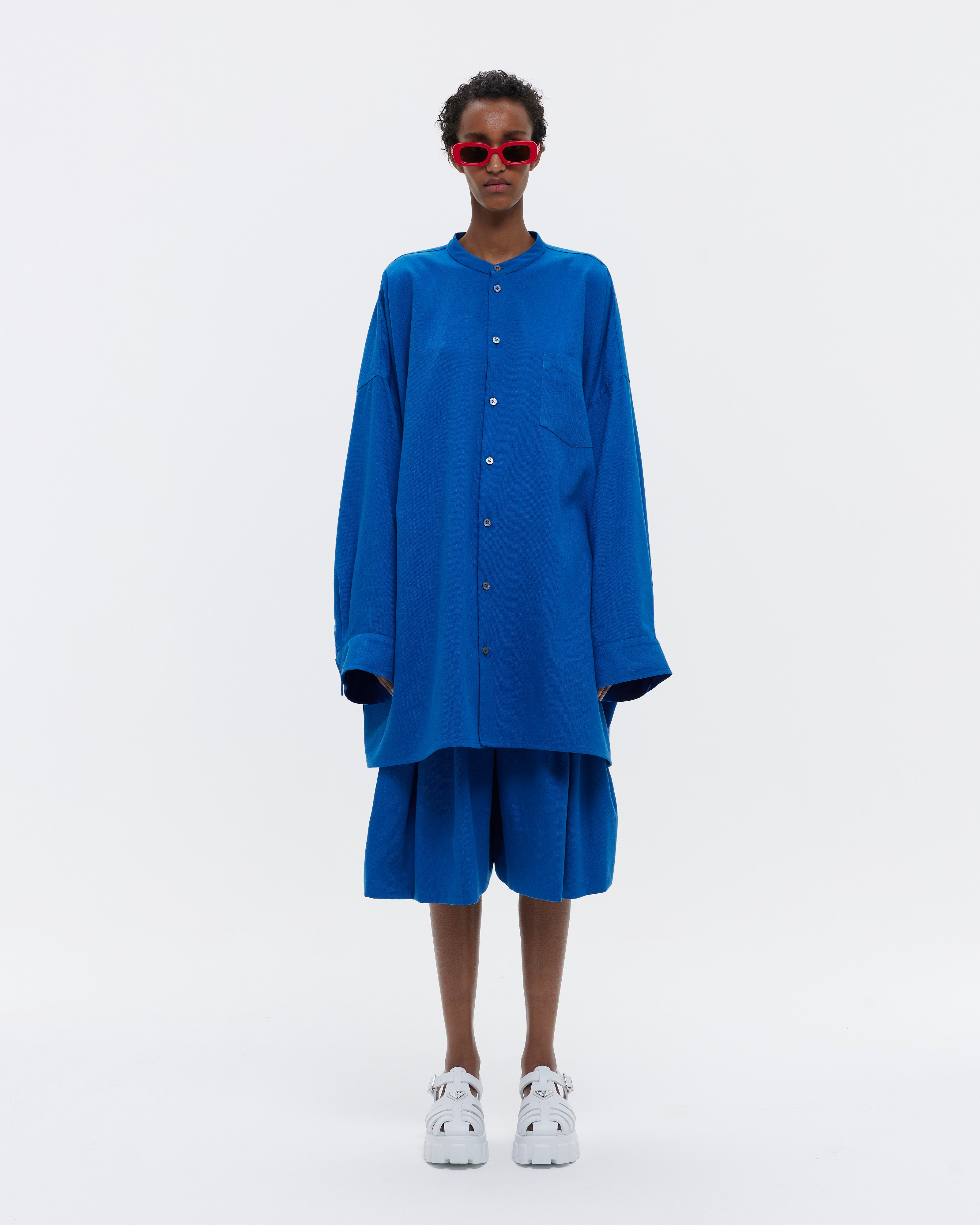 THE OVERSIZED SHIRT : YVES BLUE