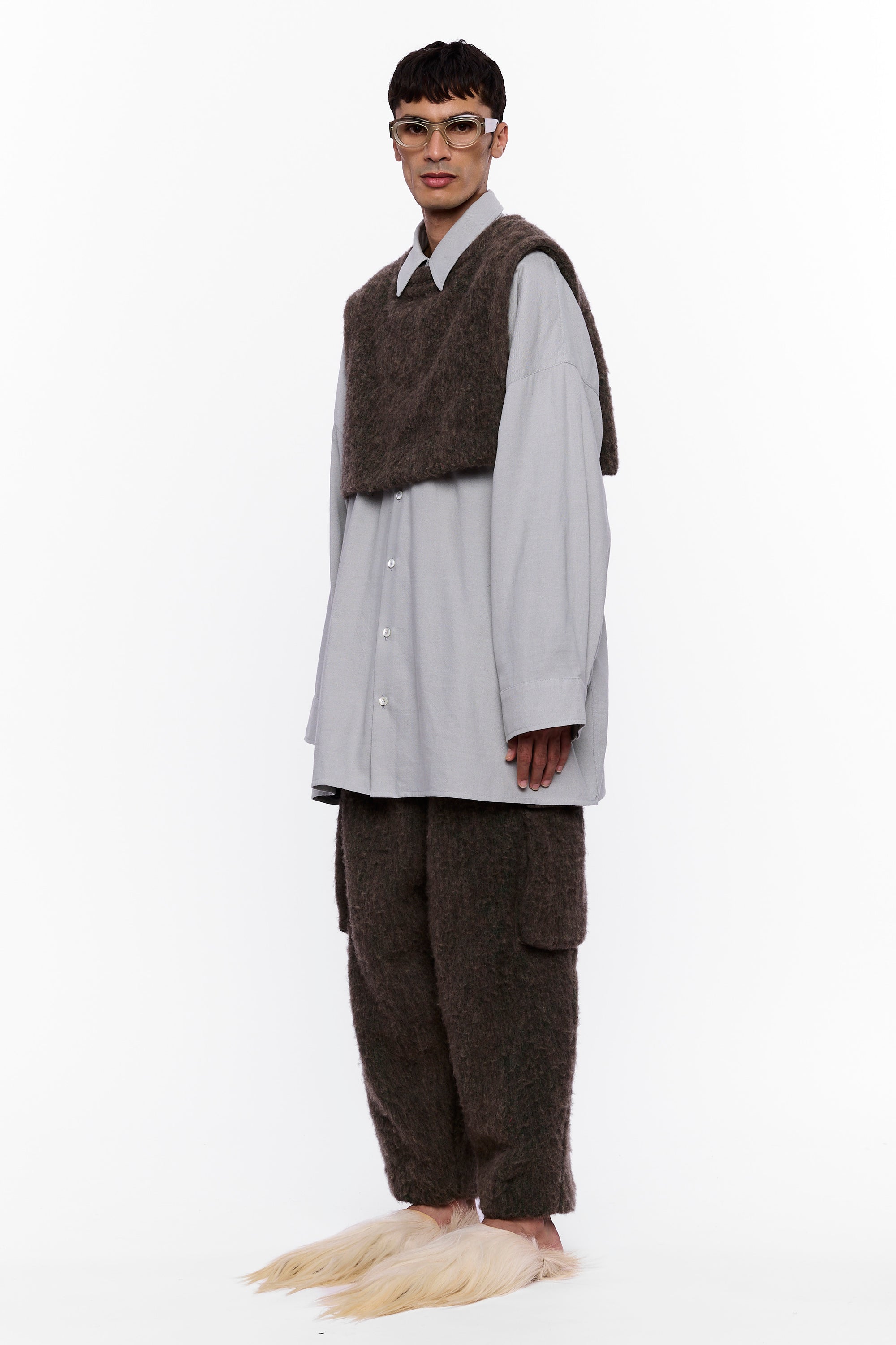 The Crewneck Vest : Charcoal Brown