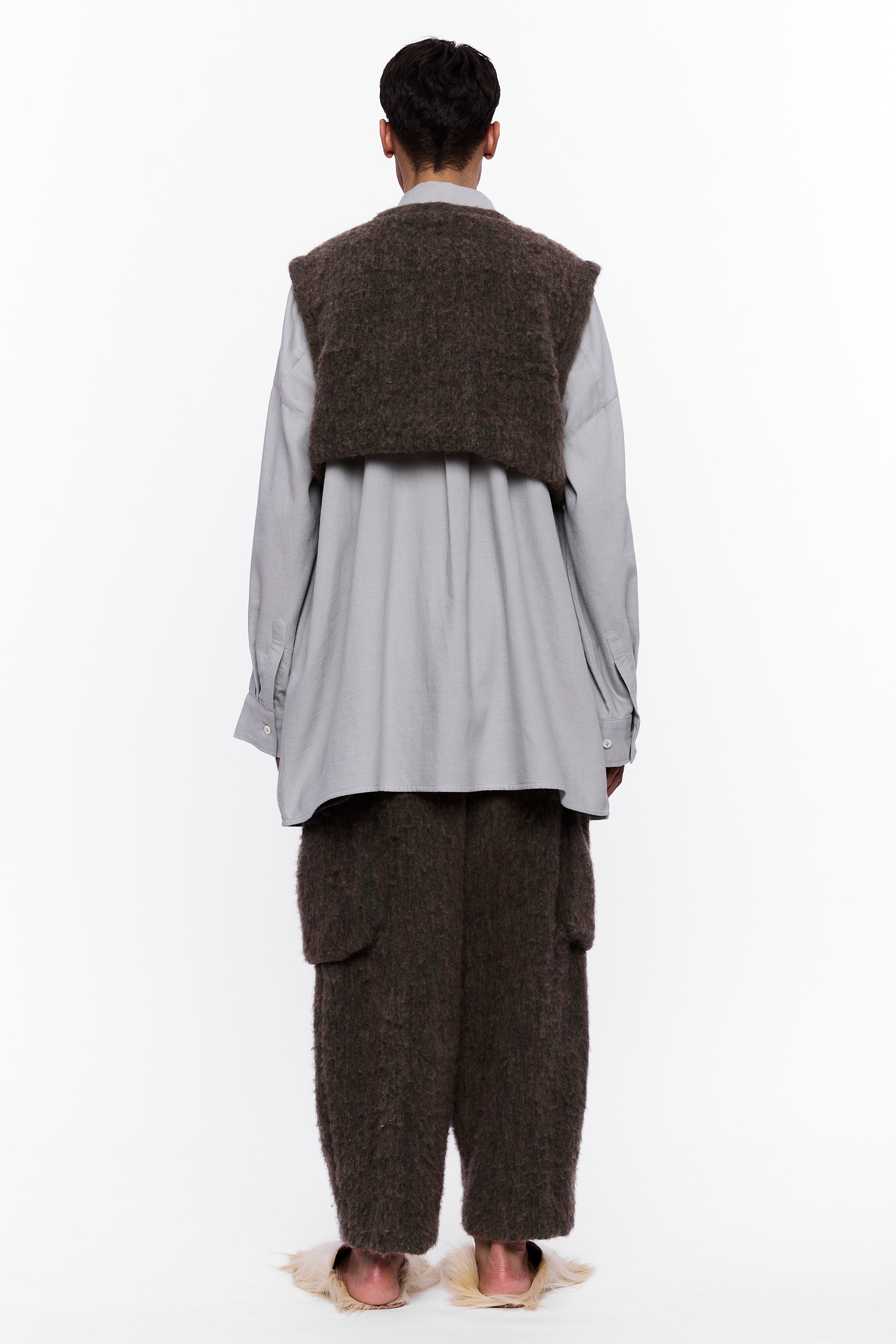 The Crewneck Vest : Charcoal Brown