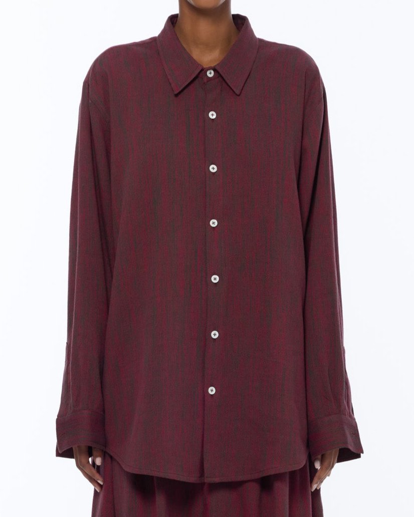 The Button Down Shirt : Bordeaux Chambray